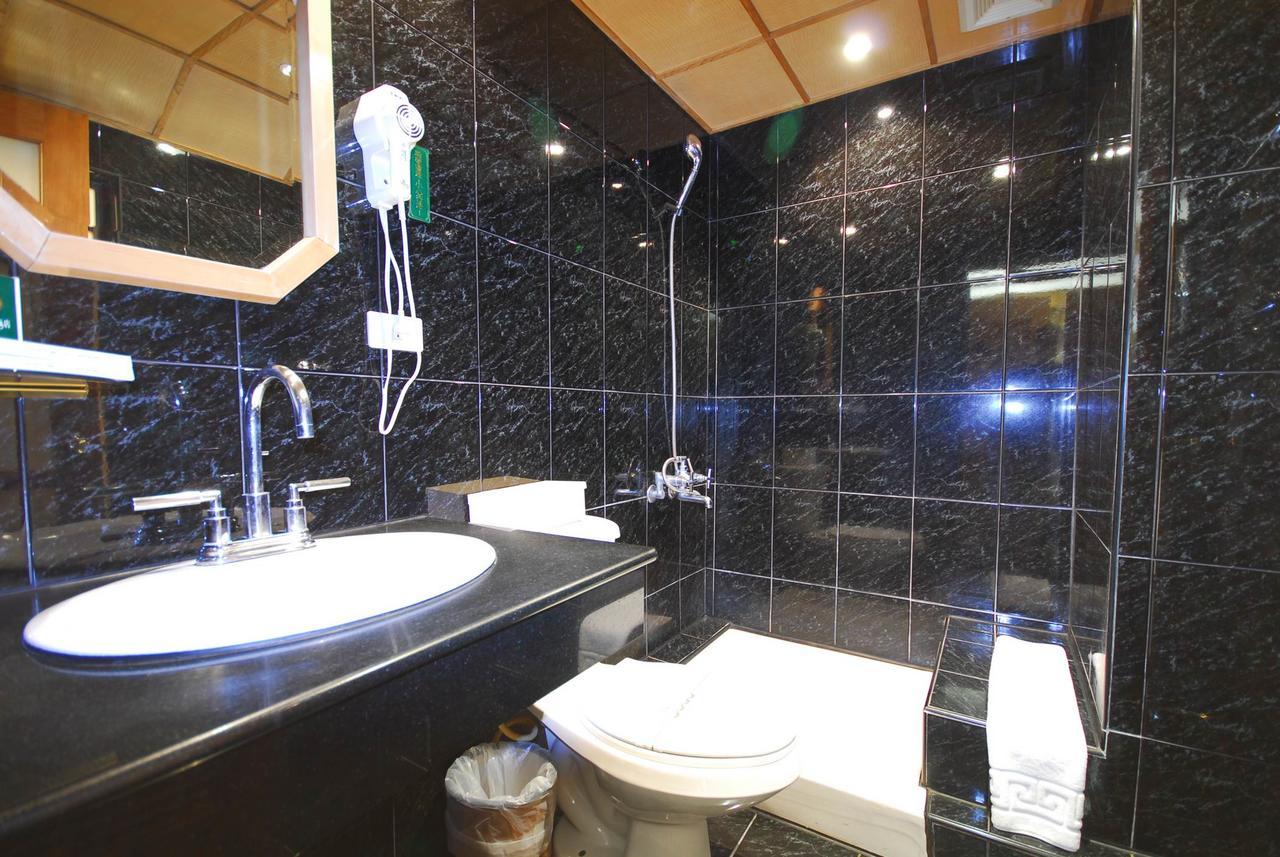 Karo Hotel Καοσιούνγκ Εξωτερικό φωτογραφία